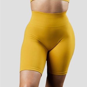 Alphalete Amplify Biker Short